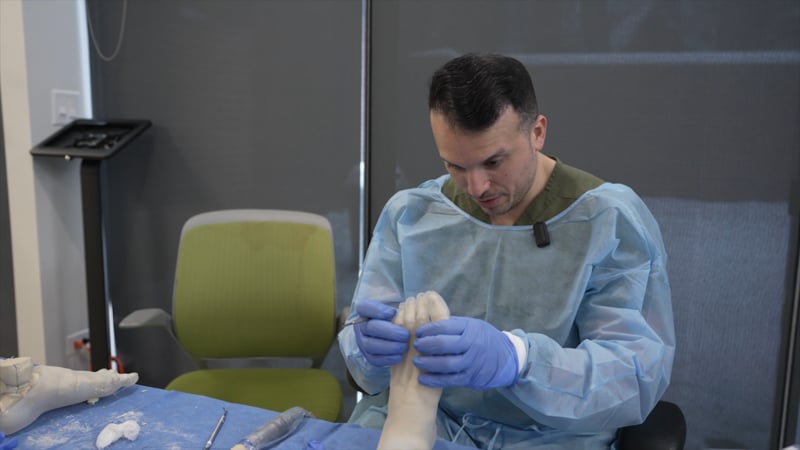 Dr. Emmanuel Bustos